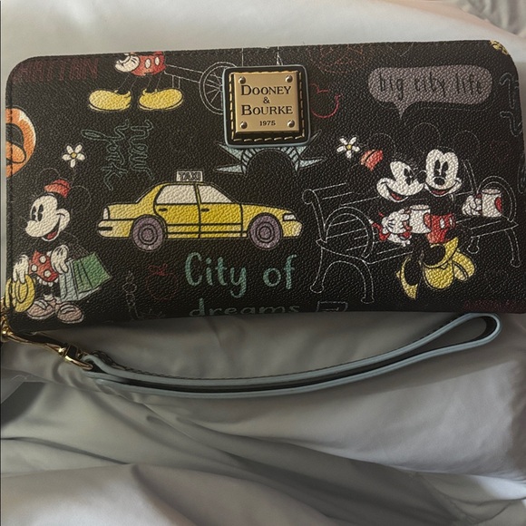 Dooney & Bourke Disney Mickey Mouse NYC Continental Wallet - Picture 1 of 4